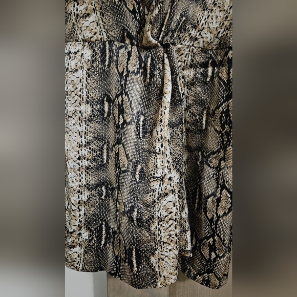 STORIA Snake print wrap front mini dress. Size small - Picture 3 of 11
